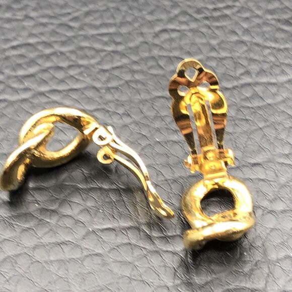 Vintage David Hill Earrings Double Link 1980s Gold Tone Clip On Half Hoop - Picture 6 of 9